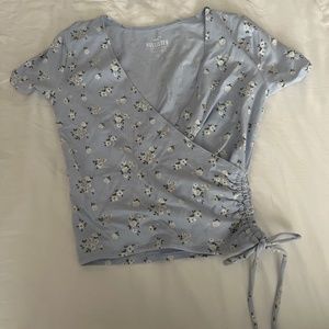 Hollister blue floral top cross v-neck XS